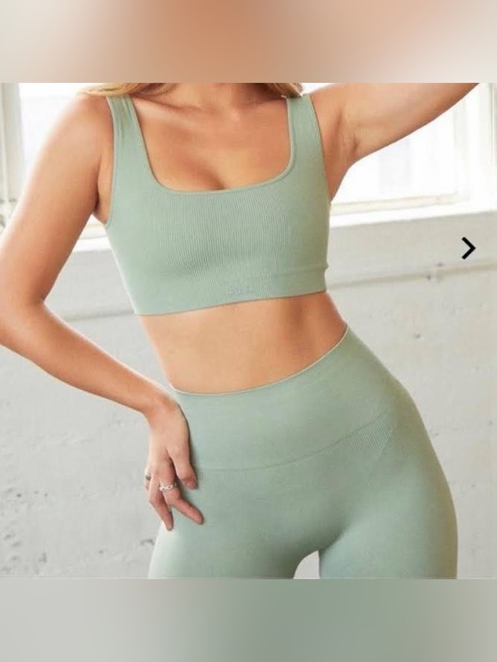 Seamless Ribbed Scoop Sports Bra - Sage Green